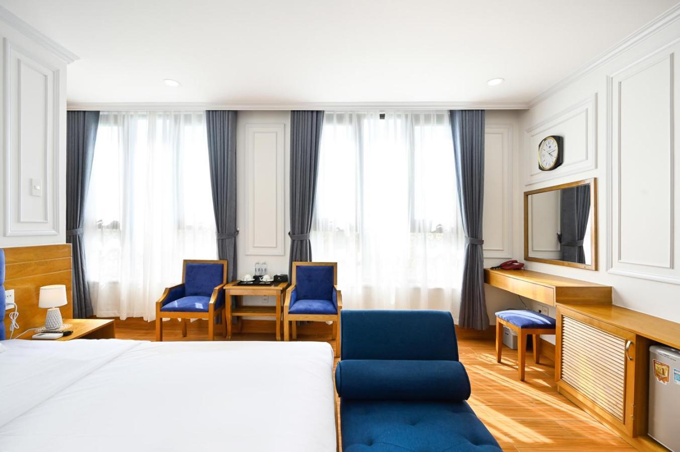 Vivian Airport Hotel Saigon Хошимин Екстериор снимка