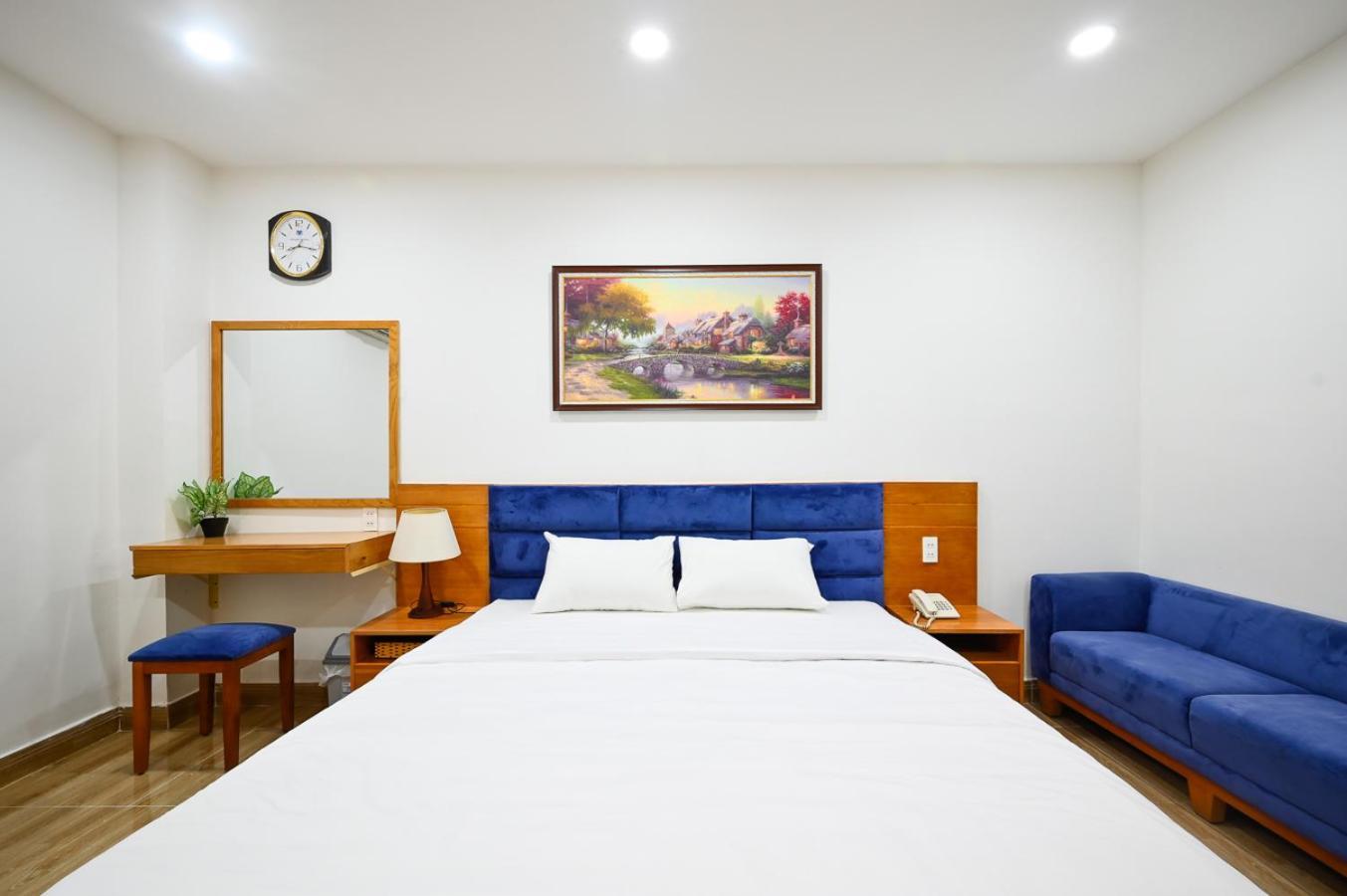 Vivian Airport Hotel Saigon Хошимин Екстериор снимка
