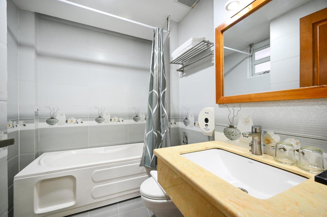 Vivian Airport Hotel Saigon Хошимин Екстериор снимка