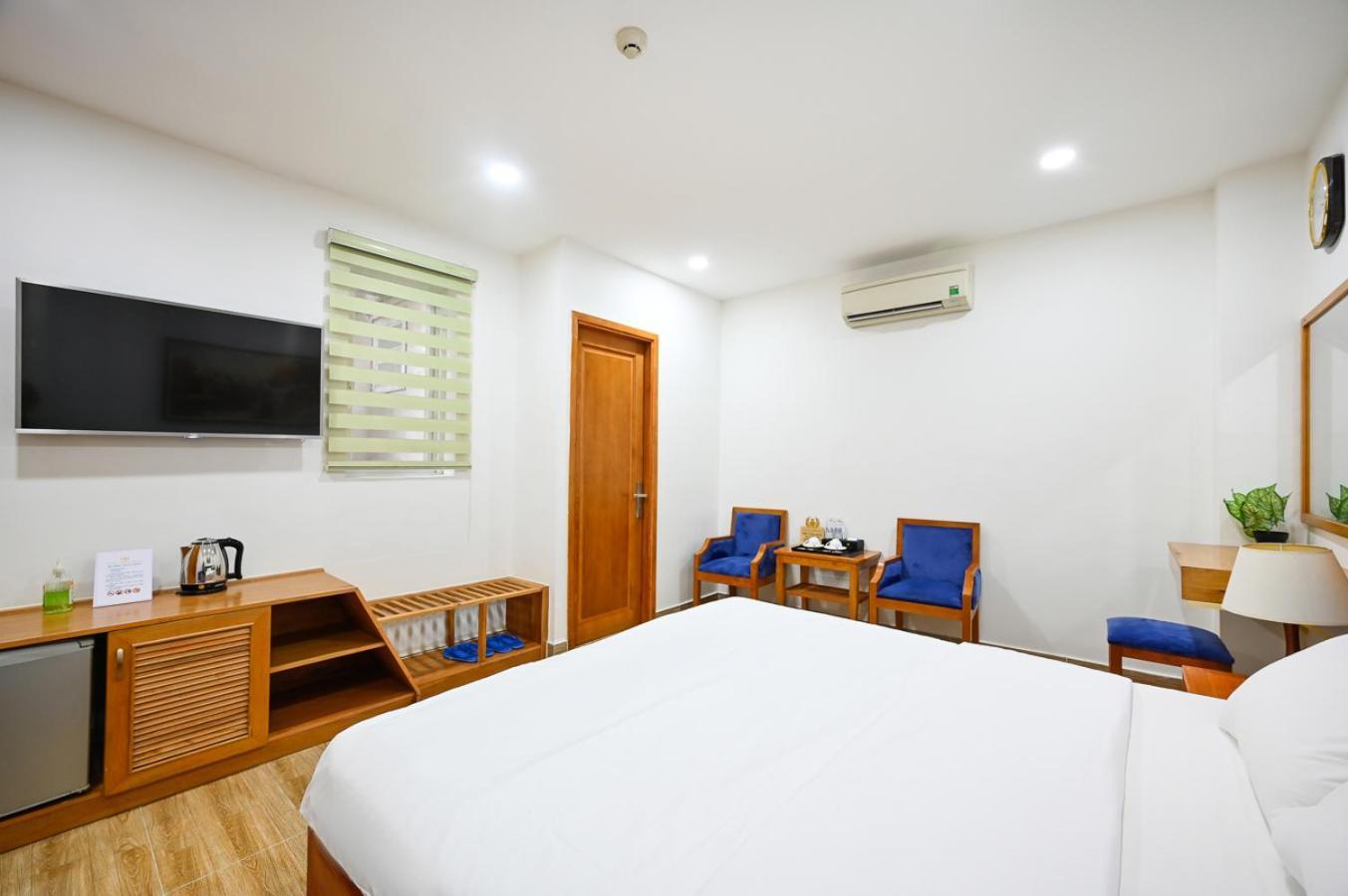 Vivian Airport Hotel Saigon Хошимин Екстериор снимка