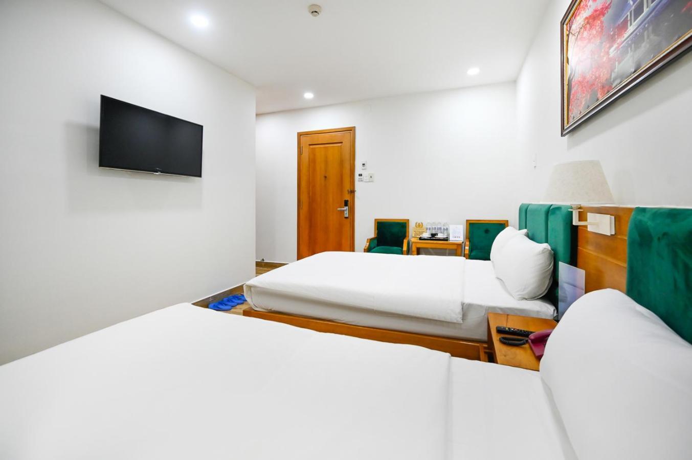 Vivian Airport Hotel Saigon Хошимин Екстериор снимка