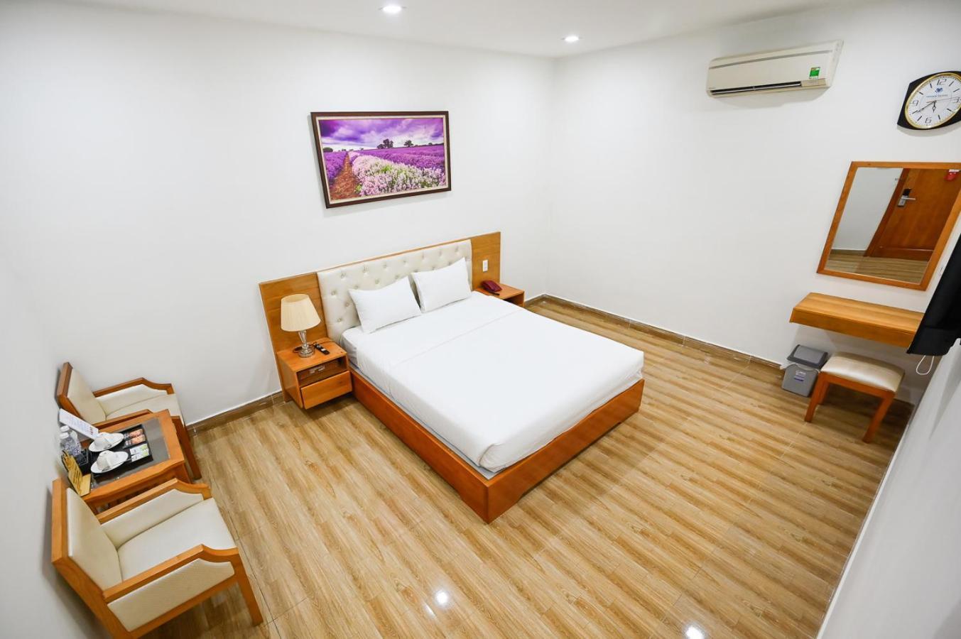 Vivian Airport Hotel Saigon Хошимин Екстериор снимка