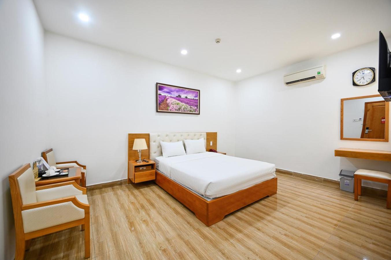 Vivian Airport Hotel Saigon Хошимин Екстериор снимка