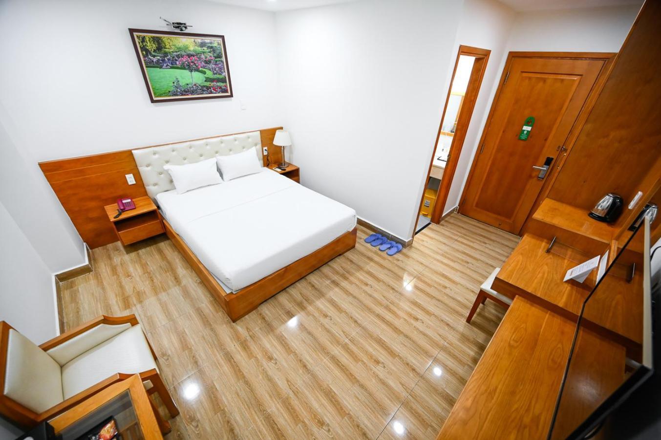 Vivian Airport Hotel Saigon Хошимин Екстериор снимка