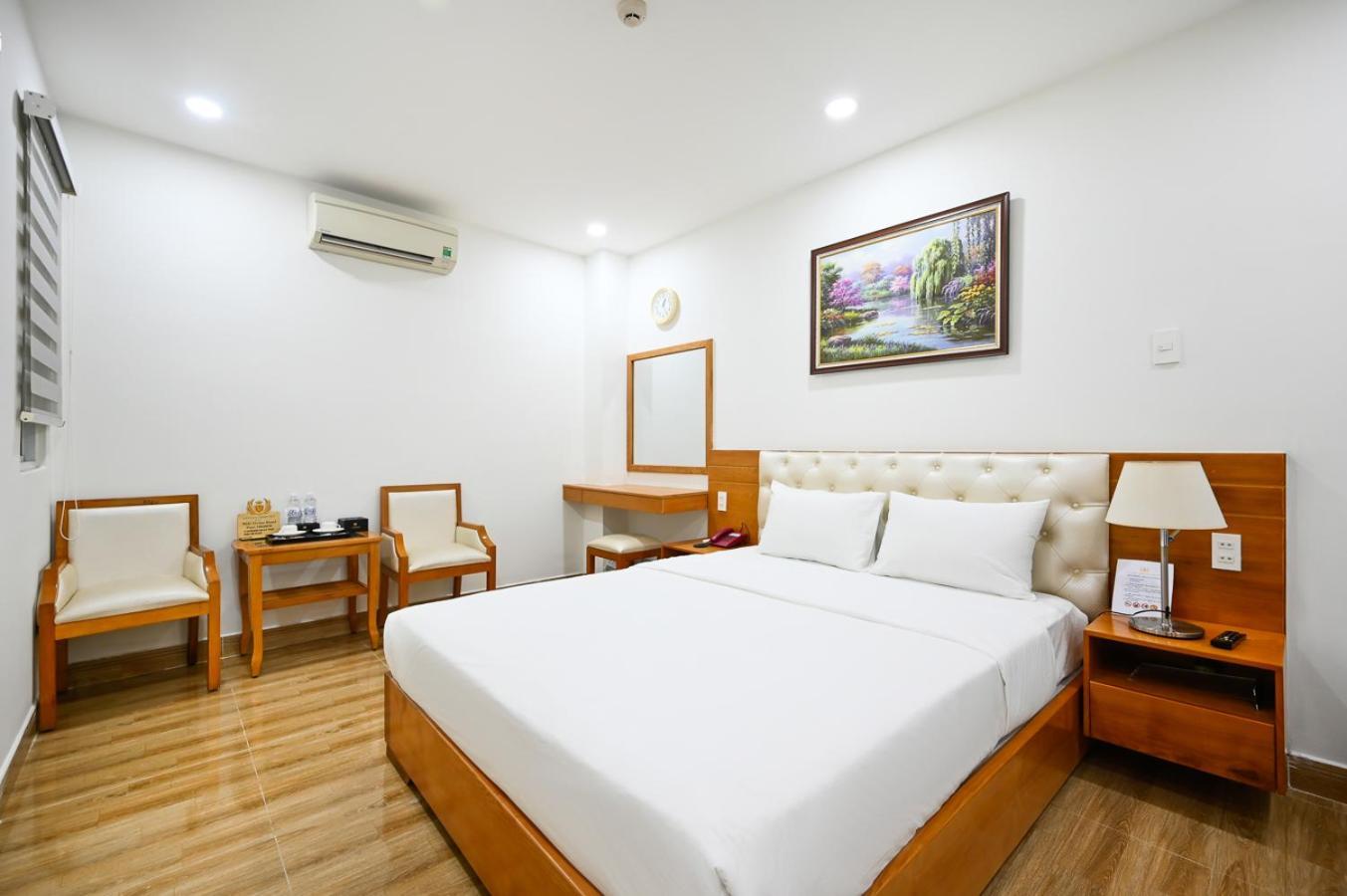 Vivian Airport Hotel Saigon Хошимин Екстериор снимка
